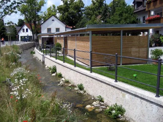 Das Knieholmgeländer Bayern für Stadtmobiliar für die ansprechende Gestaltung von öffentlichen Plätzen Bild: Das Knieholmgeländer Bayern für Stadtmobiliar für die ansprechende Gestaltung von öffentlichen Plätzen