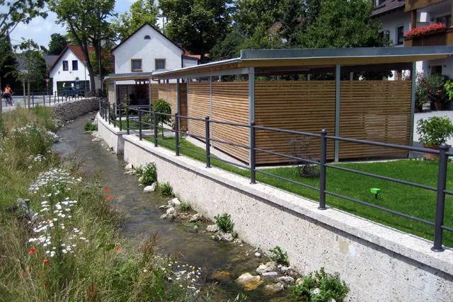 Bild: Das Knieholmgeländer Bayern für Stadtmobiliar für die ansprechende Gestaltung von öffentlichen Plätzen