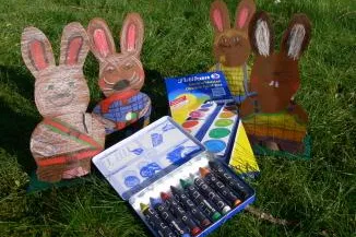 Die Hasen sind los! Kreativer Osterbasteltipp aus dem Hause Pelikan Bild: Die Hasen sind los! Kreativer Osterbasteltipp aus dem Hause Pelikan