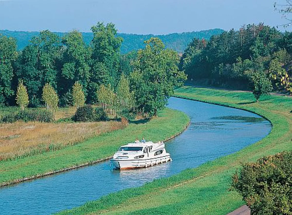 Hausbooturlaub ist nicht nur erholsam sondern auch sehr abwechslungsreich.