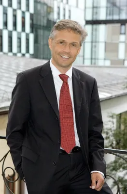 Bild: Angeln im trüben Goldfischteich - Top-Unternehmen kümmern sich zu wenig um ihren Führungsnachwuchs