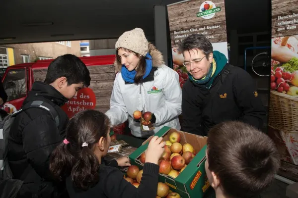 Pressemitteilung: Tag des Deutschen Apfels: Ein Engagement, das Schule macht Bild: Pressemitteilung: Tag des Deutschen Apfels: Ein Engagement, das Schule macht