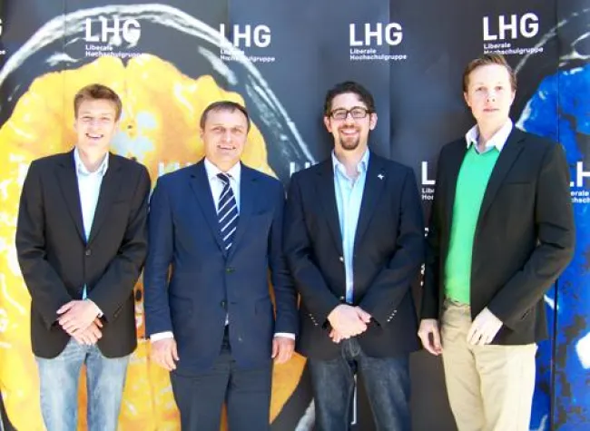 Bild: “Facebook & Co. – Machen uns Soziale Netzwerke krank?” – Weißwurstfrühstück mit Burkhardt Müller-Sönksen MdB