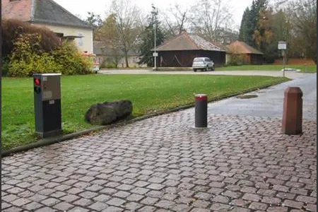 Bild: Neue Automatik Polleranlage von Rumatek für das Staatsbad Wilhelmspark in Hanau