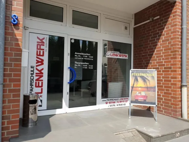 Führerschein in Mönchengladbach Fahrschule Lenkwerk Bild: Führerschein in Mönchengladbach Fahrschule Lenkwerk