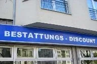 Bild: Mit der Sterbegeldversicherung Discountbestattung vermeiden