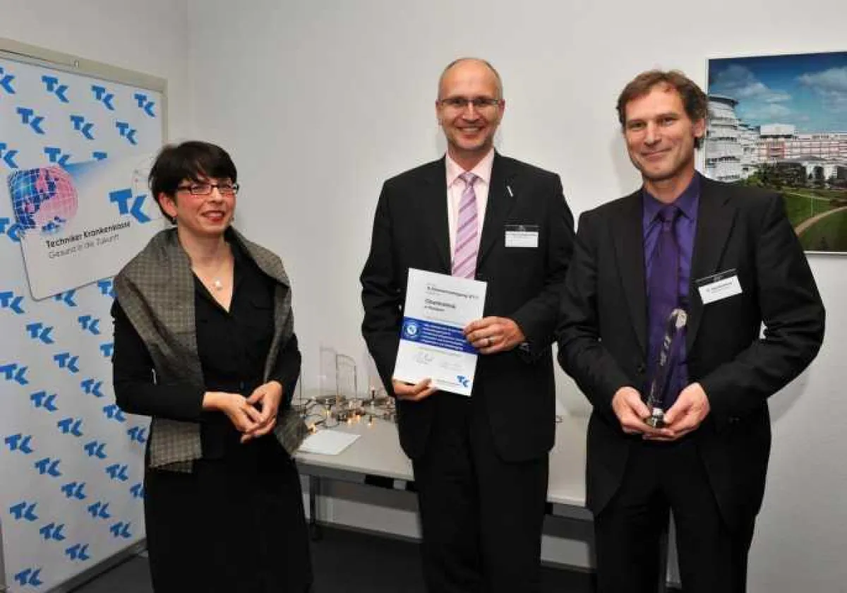 Susanne Hertzer, TK-Chefin Berlin/Brandenburg, Dr. Michael Hücker, GF Oberlinklinik und Chefarzt Dr. Axel Reinhardt, bildhonorarfr