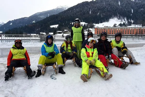 Don-Bosco Schüler lernen Sozialkompetenz auf Selbstversorgerhütte Bild: Don-Bosco Schüler lernen Sozialkompetenz auf Selbstversorgerhütte