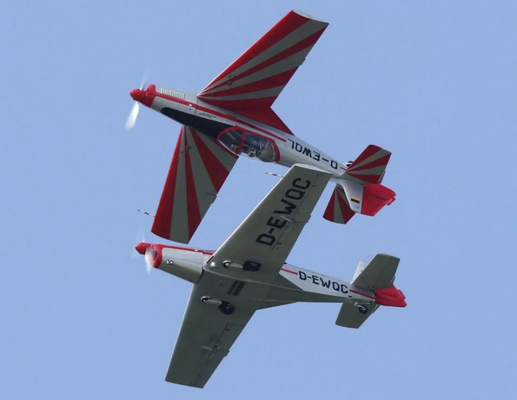 Spektakuläre Flugdarbietungen zeigen die Piloten den Besuchern der Großflugtage am 1. und 2. September in Großenhain.
