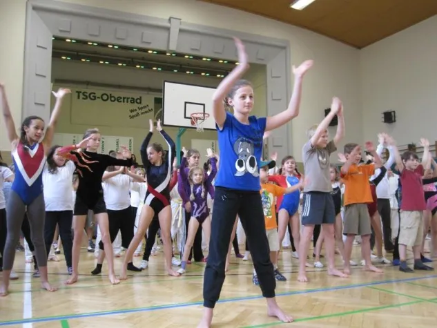 Bild: Zu Weihnachten „Rund um die Welt“ - Kinderweihnachtsfeier der TSG Oberrad mit vielen Aufführungen