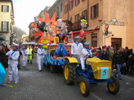 Bild: Karneval 2010 am Lago Maggiore