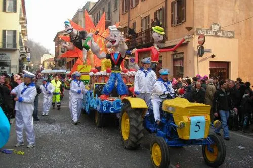 Bild: Karneval 2010 am Lago Maggiore