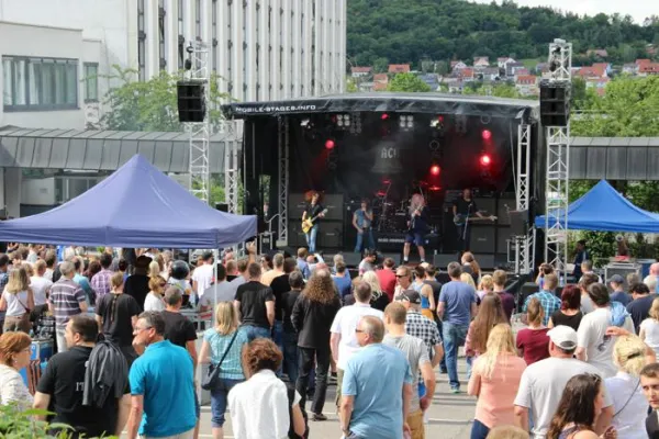 70 Jahre Eckert Schulen: Über 6.000 feiern in Regenstauf Bild: 70 Jahre Eckert Schulen: Über 6.000 feiern in Regenstauf