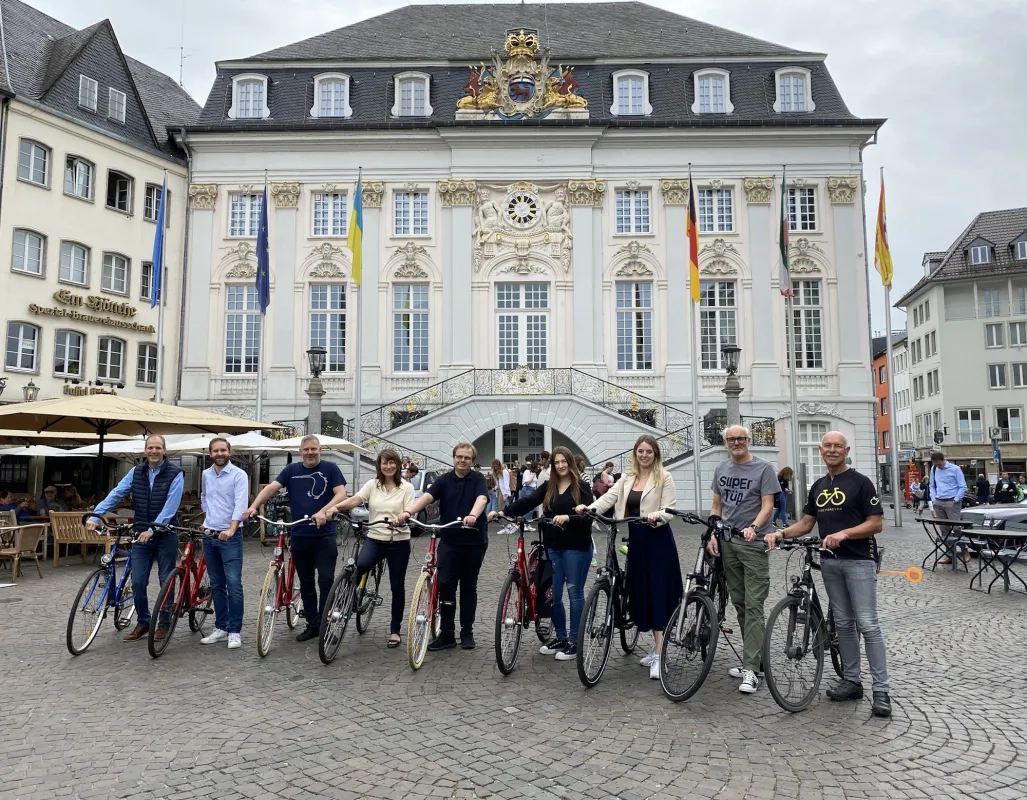 Vertreter*innen der Hotelkooperation und des ADFC Bonn/Rhein-Sieg (© Rheinland Tourismus GmbH)