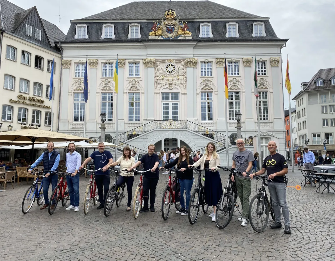 Vertreter*innen der Hotelkooperation und des ADFC Bonn/Rhein-Sieg (© Rheinland Tourismus GmbH)