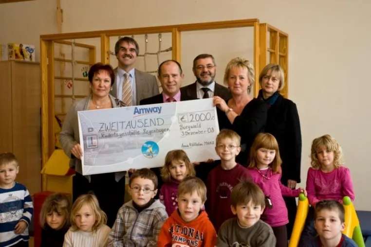 Bild: One by One - 2.000 Euro für Kinder der Gemeinden Allendorf und Burgwald