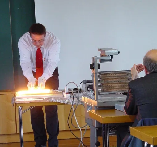 Infrarot-Strahler optimieren industrielle Wärmeprozesse Bild: Infrarot-Strahler optimieren industrielle Wärmeprozesse