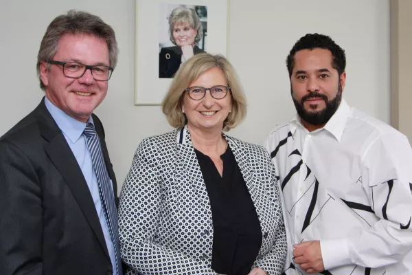 Bild: ZNS – Hannelore Kohl Stiftung weitet bundesweite Hilfeangebote aus