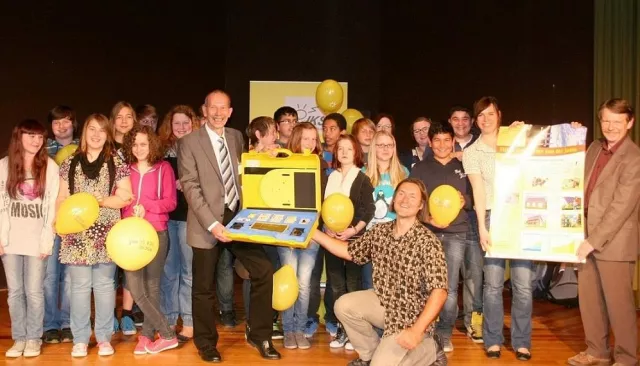 Bild: Haupt- und Realschule Königslutter gewinnt bei bundesweiter Schulaktion „Sonnenenergie im Klassenzimmer“