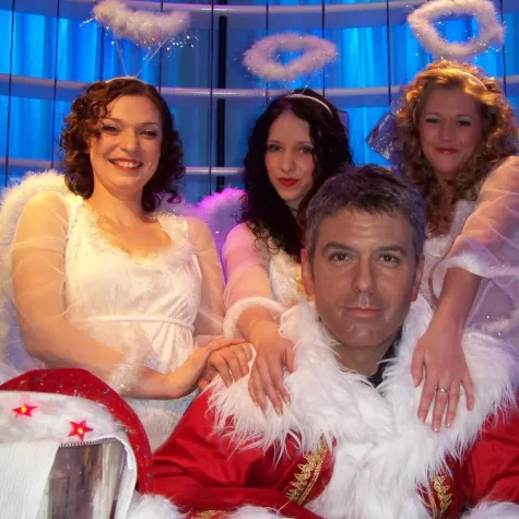 Bild: Drei Weihnachtsengel für George Clooney