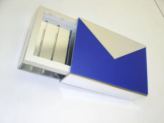 Bild: Wie entsteht eine isolierende Verpackung? Individuelle Lösungen von Thermosecure und Isoboxx