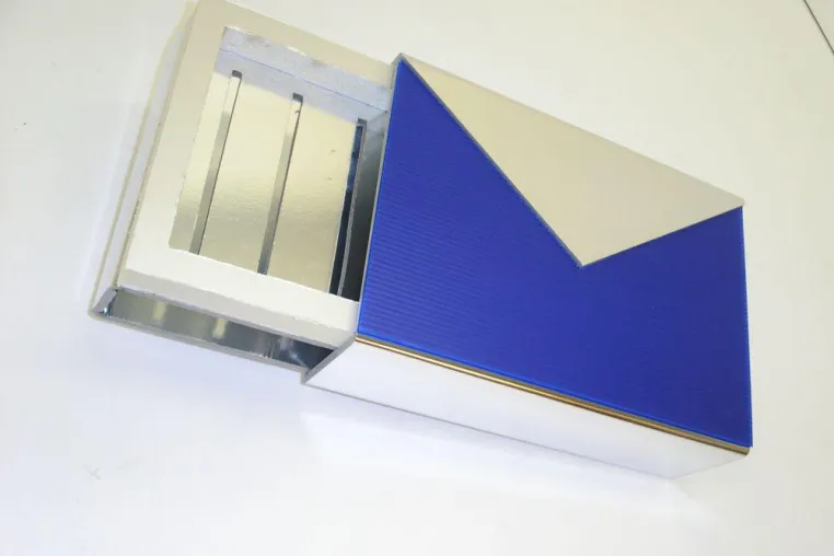Wie entsteht eine isolierende Verpackung? Individuelle Lösungen von Thermosecure und Isoboxx Bild: Wie entsteht eine isolierende Verpackung? Individuelle Lösungen von Thermosecure und Isoboxx