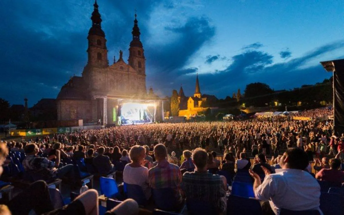 Im Sommer 2018 spielen Sting und a-ha vor der imposanten Kulisse des Fuldaer Doms.