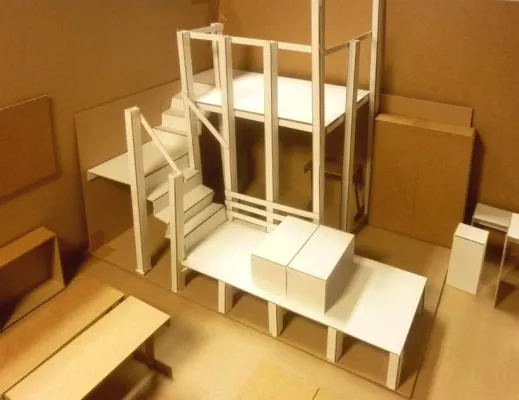 Bild: Mit Akkuschrauber, Säge und Schleifgeräten - Berliner Schüler bauen ihr Klassenzimmer um