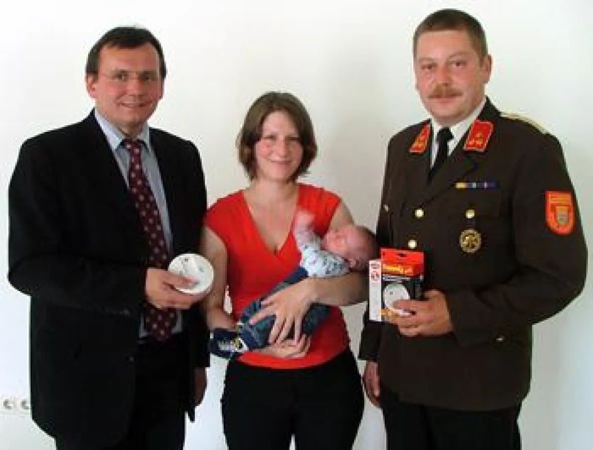 Elias Hoch hat bereits einen Schutzengel - ein Qualitätsrauchmelder wacht in seinem Zimmer