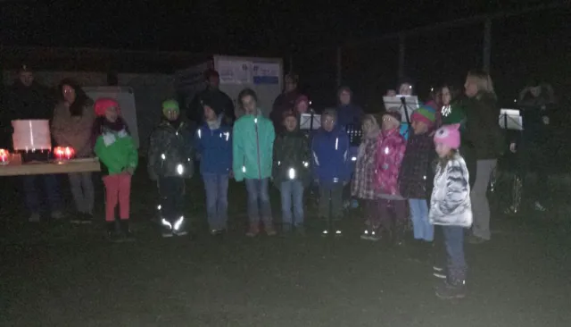 Bild: Lebender Adventskalender bei der Musikvereinigung Welden e.V.