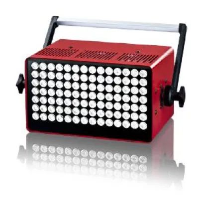 MESSRING produziert die ersten LED-Scheinwerfer für Crashtestanlagen Bild: MESSRING produziert die ersten LED-Scheinwerfer für Crashtestanlagen