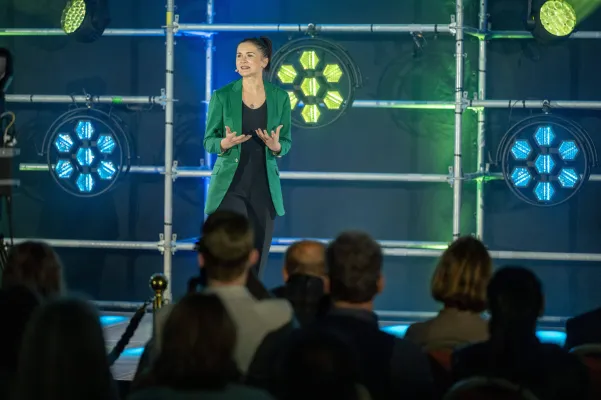 Bild: Gesundheitsexpertin präsentiert innovative Testmethode beim International Speaker Slam