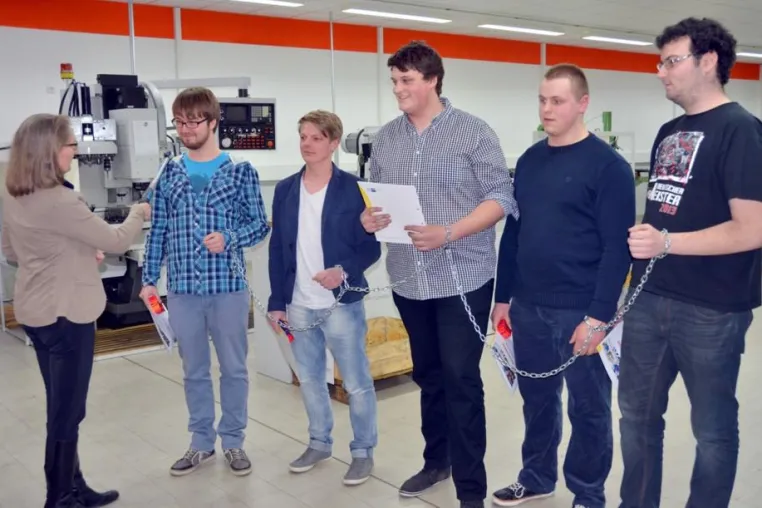 Fünf Azubis zum Gesellen „geschlagen“ Bild: Fünf Azubis zum Gesellen „geschlagen“