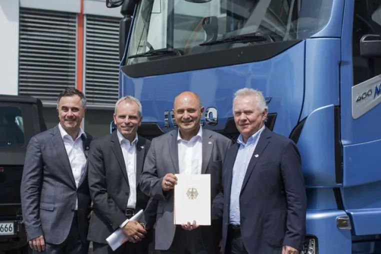 Bild: Alternative Antriebskonzepte: Mit neuen Flüssigerdgas-Lkw fit für die Zukunft