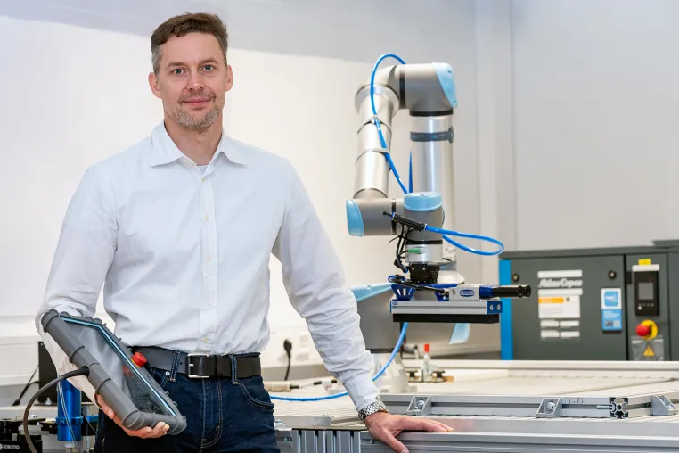 Hochschule Biberach vergibt Stiftungsprofessur für Produktions- und Automatisierungstechnik im Holzbau Bild: Hochschule Biberach vergibt Stiftungsprofessur für Produktions- und Automatisierungstechnik im Holzbau