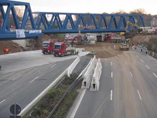 Bild: Brückentage am Kölner Autobahnring - Schwerlastplatten von eps ermöglichen Baustellenzufahrt