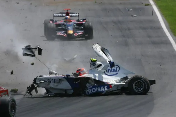 Formel 1 im Speed Magazin: Das Sicherheitssystem HANS rettete Robert Kubica das Leben Bild: Formel 1 im Speed Magazin: Das Sicherheitssystem HANS rettete Robert Kubica das Leben