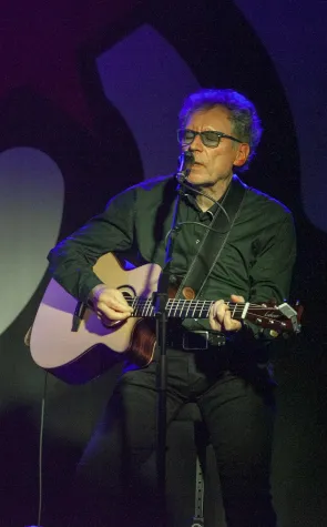 Bild: Norwegischer Kultpoet Reidar Jensen schafft die 1!