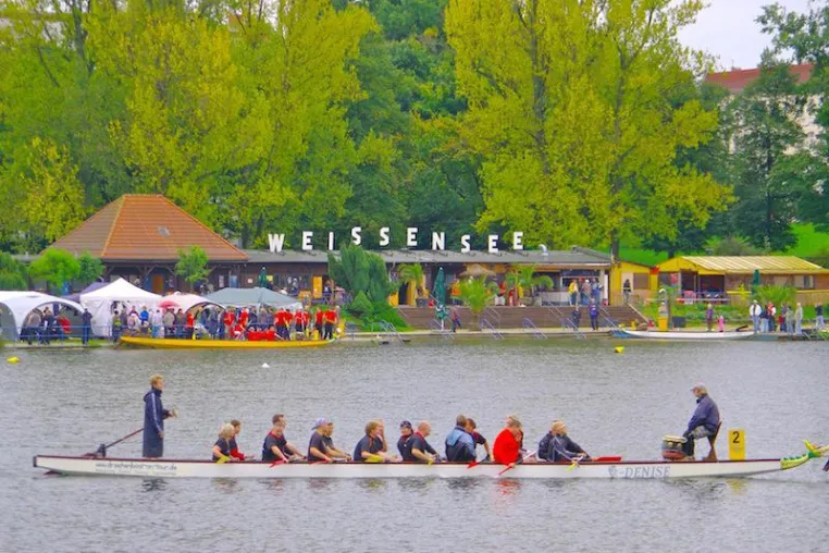 Bild: Nikolaus Cup Berlin – Drachenbootrennen auf dem Weißen See