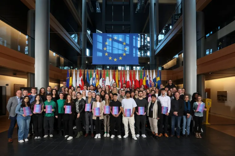 Übergabe Europass-Zertifikat im Europaparlament Straßburg Bild: Übergabe Europass-Zertifikat im Europaparlament Straßburg