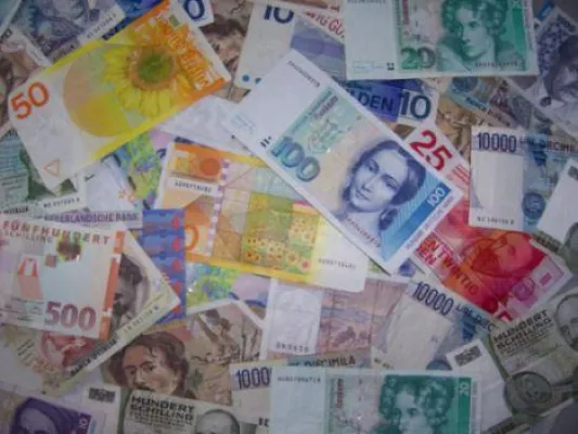 13 Milliarden D-Mark und mindestens 12 Milliarden Gulden, Schilling, Pfund etc. liegen noch ungenutzt herum Bild: 13 Milliarden D-Mark und mindestens 12 Milliarden Gulden, Schilling, Pfund etc. liegen noch ungenutzt herum