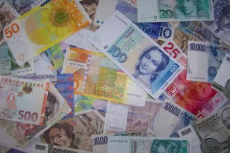 13 Milliarden D-Mark und mindestens 12 Milliarden Gulden, Schilling, Pfund etc. liegen noch ungenutzt herum Bild: 13 Milliarden D-Mark und mindestens 12 Milliarden Gulden, Schilling, Pfund etc. liegen noch ungenutzt herum