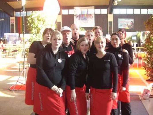 Back-Factory unterstützt das Gemeinde-Ferien-Festival Spring mit rund 50.000 Backwaren Bild: Back-Factory unterstützt das Gemeinde-Ferien-Festival Spring mit rund 50.000 Backwaren