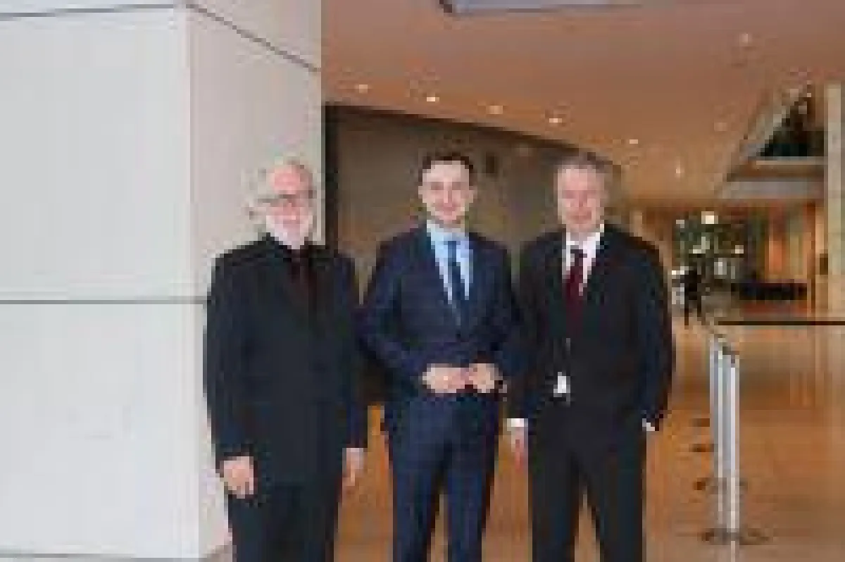 v.l.n.r.: Dipl.-Ing. Wilfried Grunau (ZBI), Paul Ziemiak, MdB, Dipl.-Ing. Heinz Leymann (IfKom)