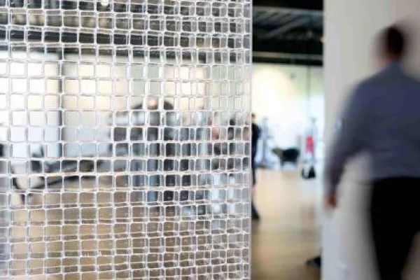 Bild: Sehen ja, hören nein - Schallschirmendes Wabenpaneel Kandela T35