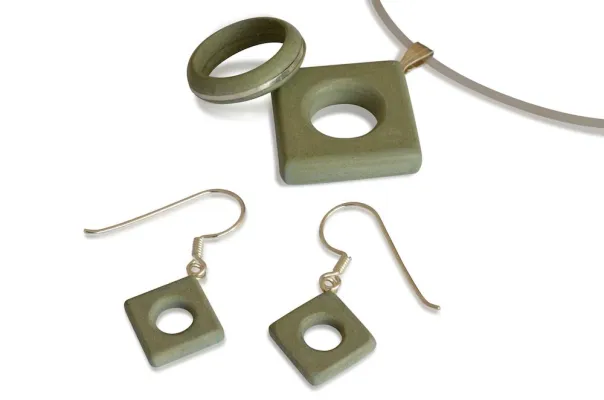 Bild: 3D Druck ermöglicht ausgefallenen Schmuck aus Algen und Silber - Armbänder, Halsketten, Ohrringe und Ringe