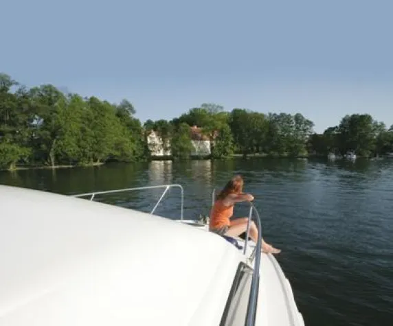 Bild: Entspannung pur: Frühlingsgefühle auf dem Hausboot