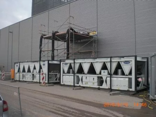 Bild: Kühltechnik von Carrier Rental Systems ermöglicht einen frühzeitigen Produktionsbeginn von Solarzellen