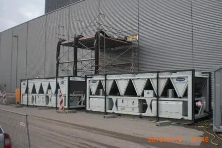 Kühltechnik von Carrier Rental Systems ermöglicht einen frühzeitigen Produktionsbeginn von Solarzellen Bild: Kühltechnik von Carrier Rental Systems ermöglicht einen frühzeitigen Produktionsbeginn von Solarzellen