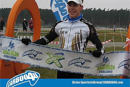 Bild: Carboo4U Top-Triathlet Steffen Justus und Nationalkader Triathletin Rebecca Robisch mit Doppeltitel
